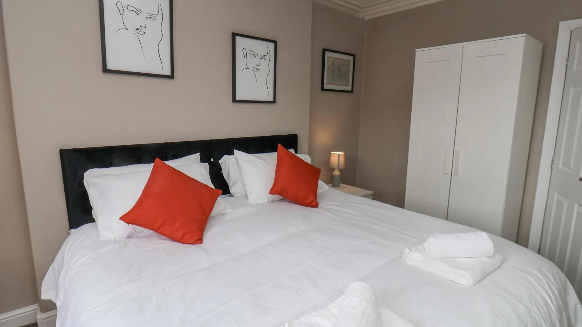 The Corner House Villa Scarborough Semesterbostad
